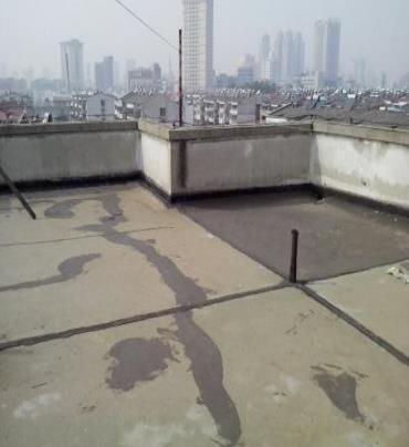 琼结漏水维修 楼顶漏水是什么原因，楼顶漏水维修方法是什么?